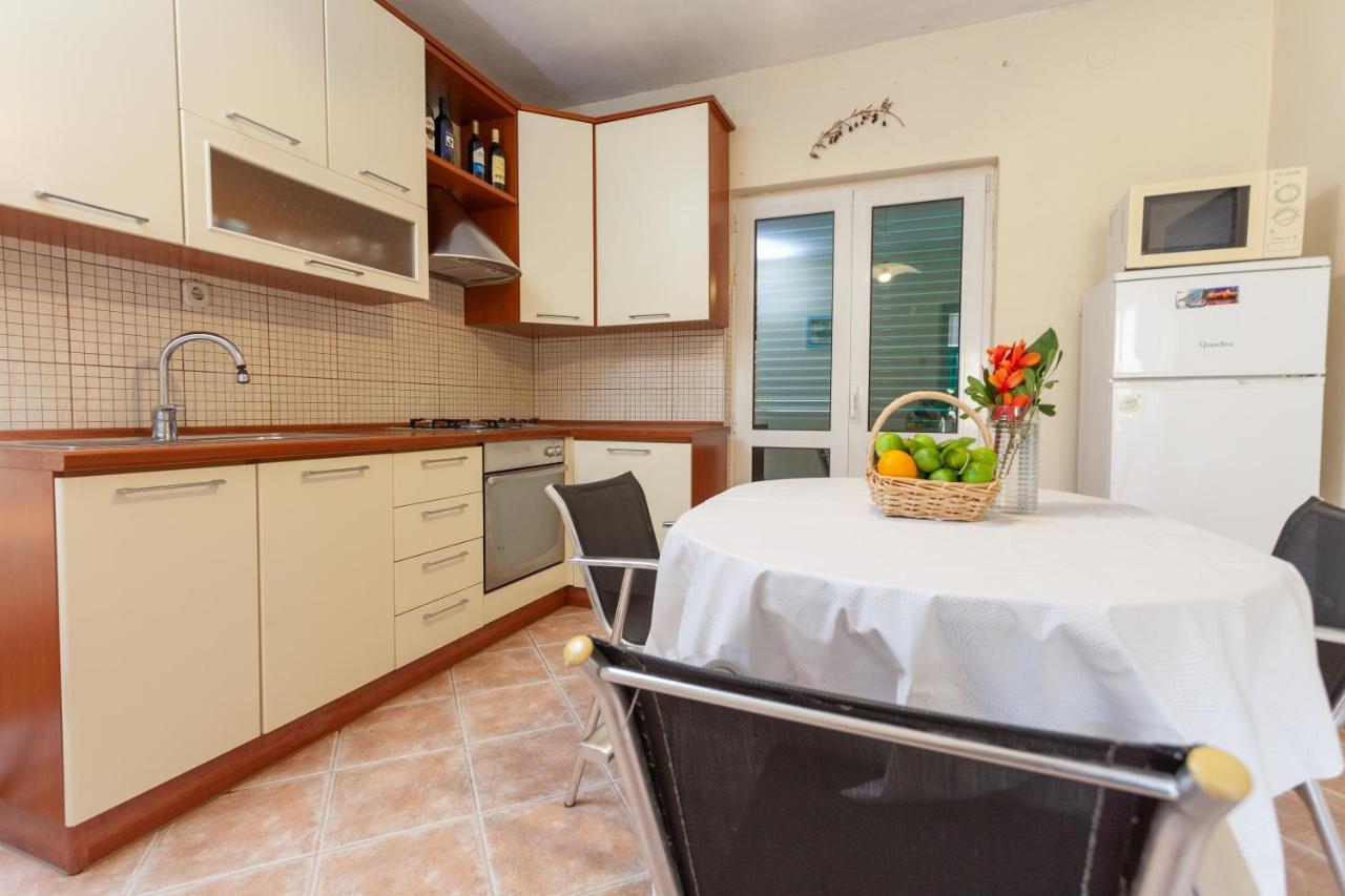 Sea And Lemon Tree Apartment Drasnice Εξωτερικό φωτογραφία